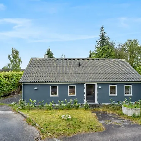 Onida - 5-5km From The Sea By Interhome